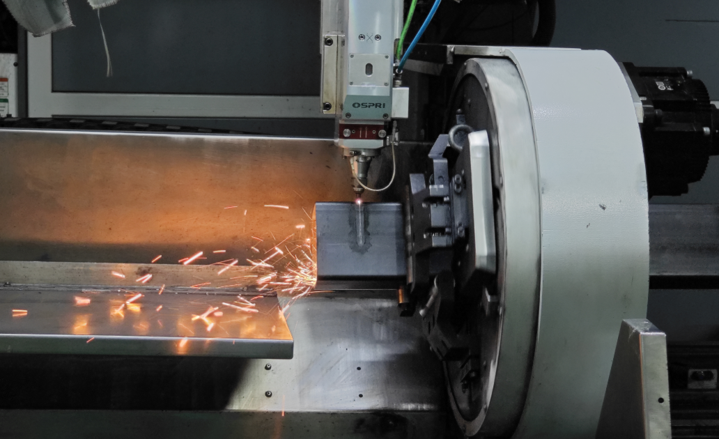 Laster Cutting Machining Center